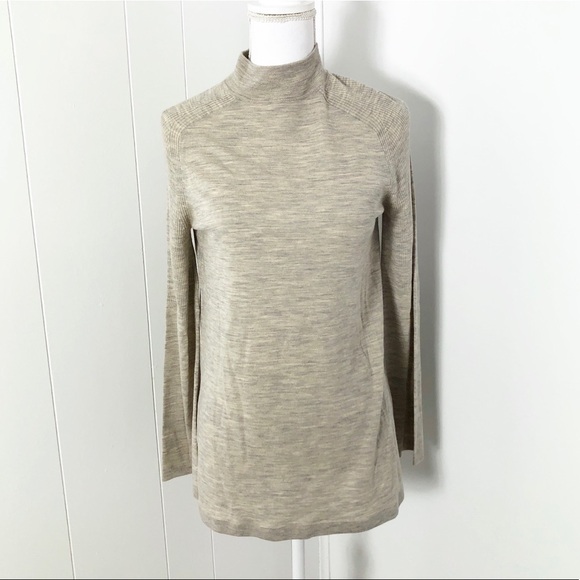St. John Side Slit Crowl Neck Pullover Sweater